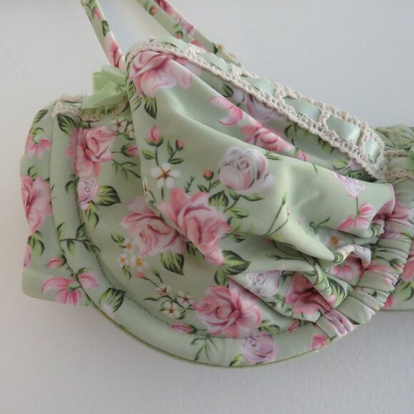 BLACKBOUGH SWIM Georgia Ruched Underwired Bikini Top in Nantucket Cottage Floral - Picture 4 of 15